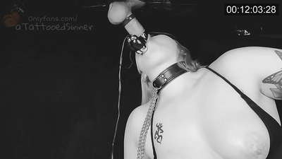 دختری زیبا با جوانان عالی در شکوه